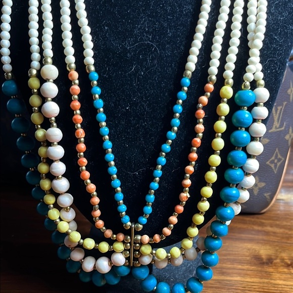 Vibrant bone and colored bone Beaded Necklace - Picture 3 of 11